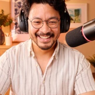 HyperX FlipCast Dynamic Mic with Broadcast-Quality Audio